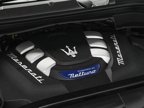 Used 2025 Maserati Grecale Modena AWD/4WD image 31