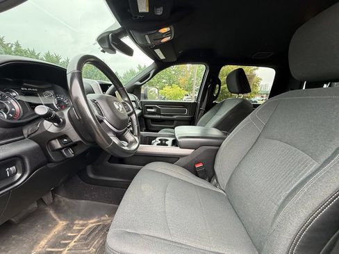 Used 2022 RAM 3500 Big Horn w/ Night Edition AWD/4WD image 9
