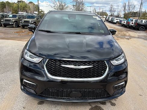 New 2026 Chrysler Pacifica Select FWD image 3