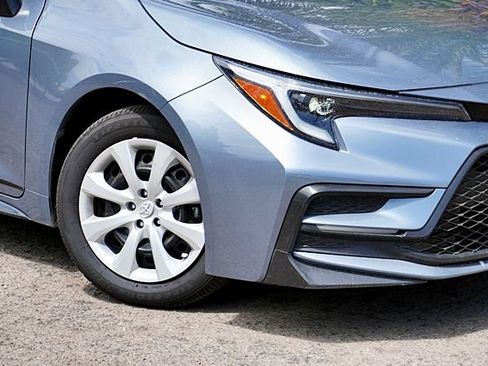 Used 2024 Toyota Corolla SE FWD image 4