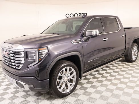 Used 2022 GMC Sierra 1500 Denali w/ Denali Reserve Package AWD/4WD image 12