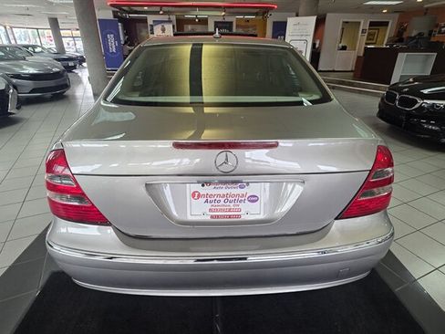 Used 2008 Mercedes-Benz E 350 4MATIC Sedan image 7