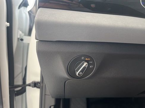 New 2026 Volkswagen Jetta SE FWD image 8