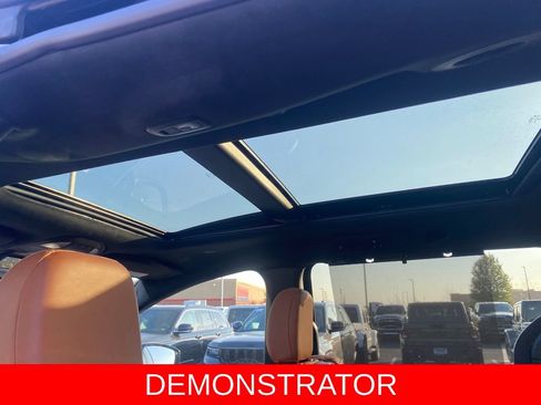 New 2026 Chrysler Pacifica Pinnacle AWD/4WD image 22