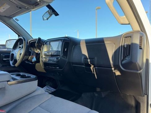 Used 2018 Chevrolet Silverado 1500 Custom image 13