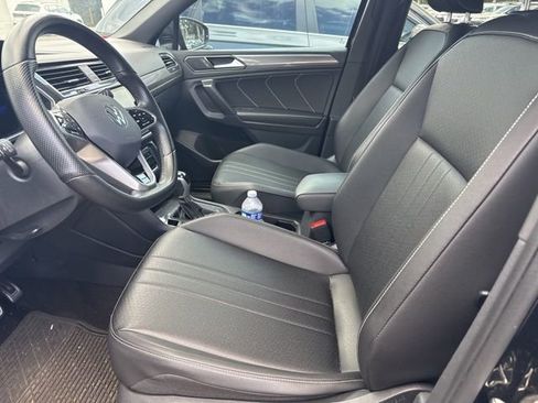Used 2023 Volkswagen Tiguan SE R-Line image 15