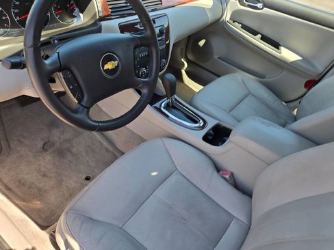 Used 2011 Chevrolet Impala LT w/ Luxury Edition Package FWD image 12