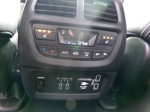 Used 2022 Honda Pilot Touring image 36