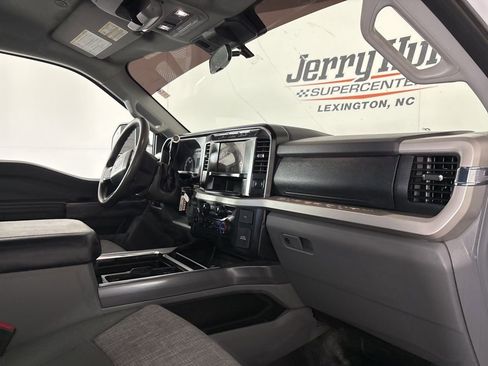 Used 2024 Ford F350 XLT w/ FX4 Off-Road Package image 28