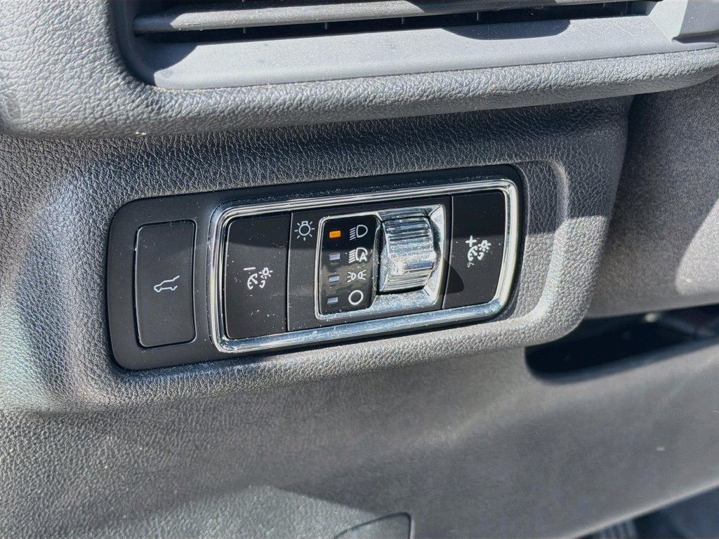 Used 2023 Lincoln Corsair AWD w/ Equipment Group 101A image 10