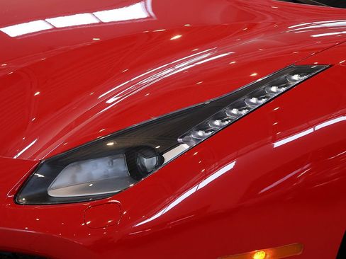 Certified 2018 Ferrari 488 Spider RWD image 21