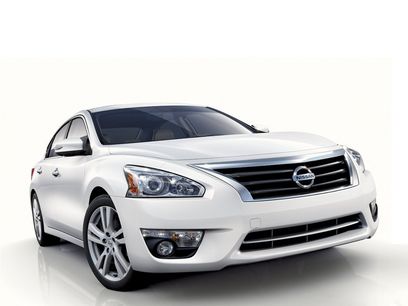 Used 2014 Nissan Altima 2.5 SV