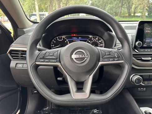 Used 2026 Nissan Altima 2.5 SV FWD image 28