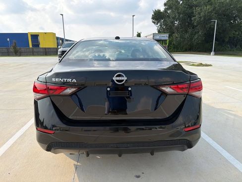 Used 2025 Nissan Sentra SV FWD image 6
