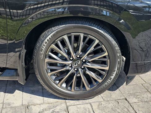 Certified 2025 INFINITI QX80 Autograph w/ Autograph Exterior Package AWD/4WD image 9