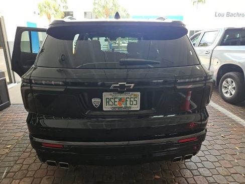 Used 2024 Chevrolet Traverse RS image 12