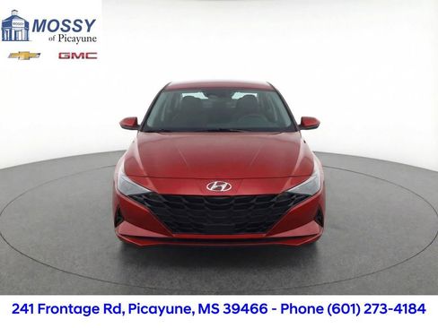 Used 2023 Hyundai Elantra SEL w/ Cargo Package image 6