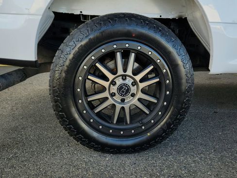 Used 2018 Ford F150 XLT w/ Equipment Group 302A Luxury AWD/4WD image 28