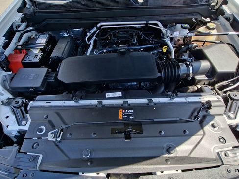 Used 2024 Chevrolet Colorado LT RWD image 23