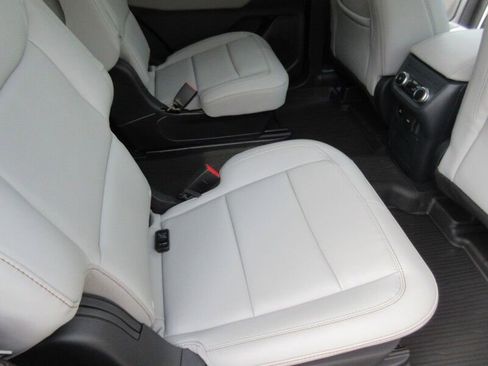 New 2026 Ford Explorer Active image 19