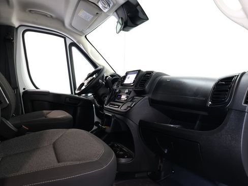 Used 2025 RAM ProMaster 2500 w/ U-Haul Equipment Group FWD image 20