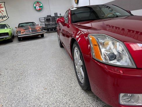 Used 2004 Cadillac XLR RWD image 37