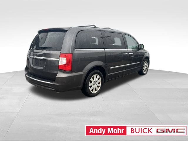 Used 2016 Chrysler Town & Country Touring w/ Driver Convenience Group FWD image 16