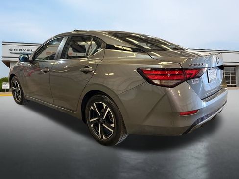 Used 2025 Nissan Sentra SV FWD image 4