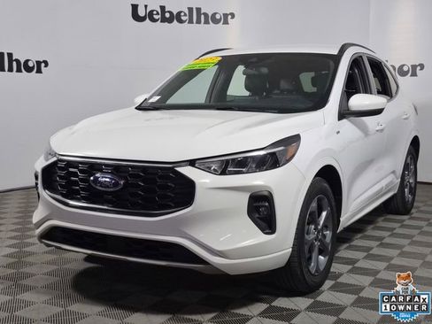 Used 2023 Ford Escape ST-Line Select AWD/4WD image 3