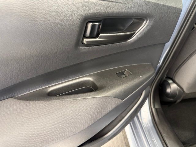 Used 2025 Toyota Corolla LE FWD image 18