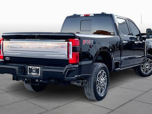 Used 2025 Ford F250 Platinum w/ Platinum Plus Package image 12