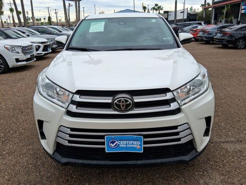 Used 2019 Toyota Highlander LE image 2