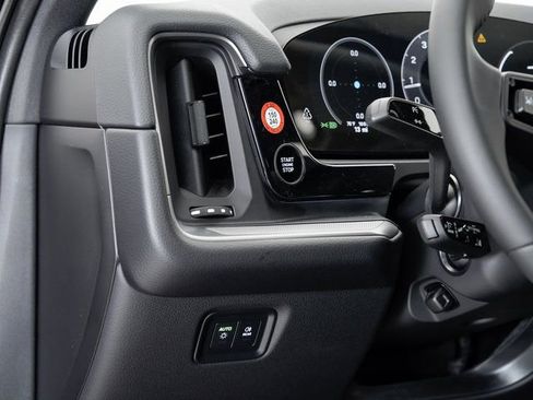 New 2025 Porsche Cayenne image 11