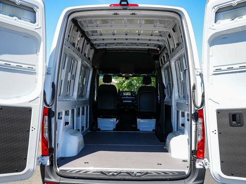 New 2026 Mercedes-Benz Sprinter 2500 image 24