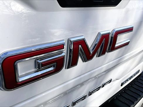 Used 2022 GMC Sierra 1500 Elevation image 29