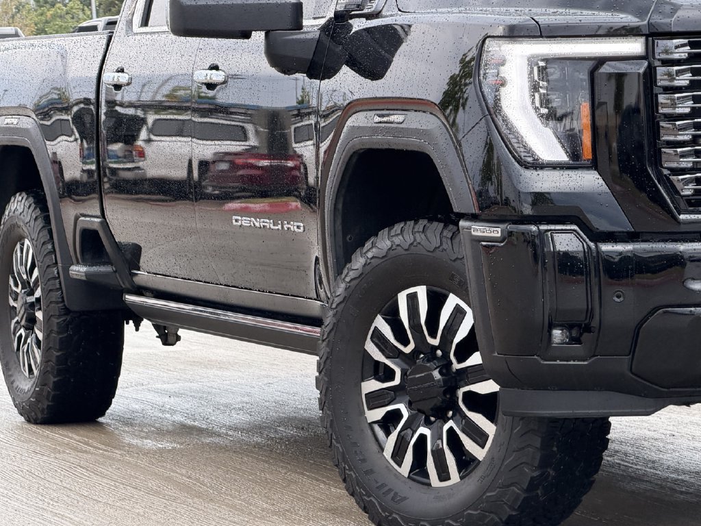 Used 2025 GMC Sierra 2500 Denali Ultimate w/ Max Trailering Package AWD/4WD image 9