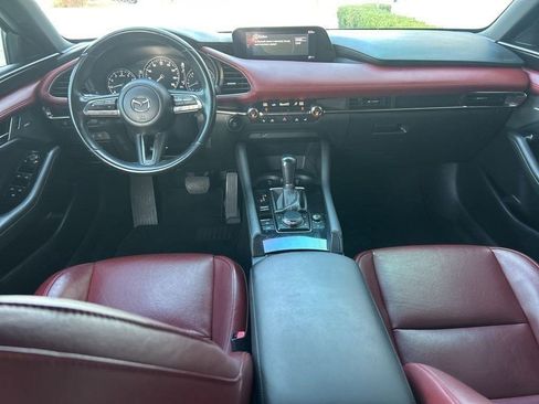 Used 2020 MAZDA MAZDA3 Hatchback w/ Premium Package image 11