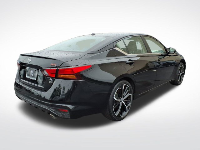Used 2024 Nissan Altima 2.5 SR FWD image 13
