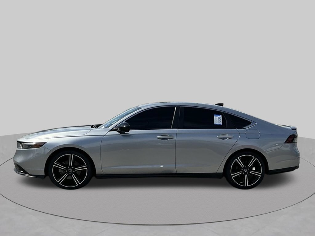 Used 2024 Honda Accord Sport image 3