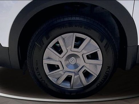 New 2026 Nissan Kicks S FWD image 12