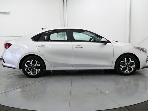 Used 2019 Kia Forte LXS FWD image 8