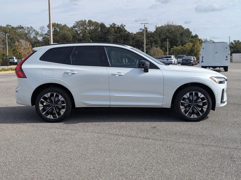 New 2026 Volvo XC60 B5 Plus w/ Climate Package image 8