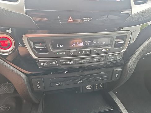 Used 2017 Honda Pilot Touring image 54