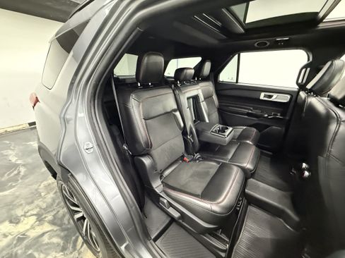 Used 2022 Ford Explorer ST-Line AWD/4WD image 24