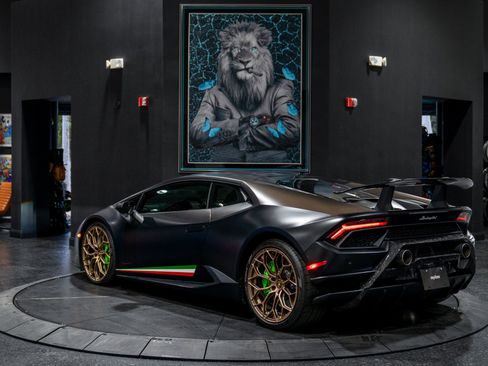 Used 2018 Lamborghini Huracan Performante image 6