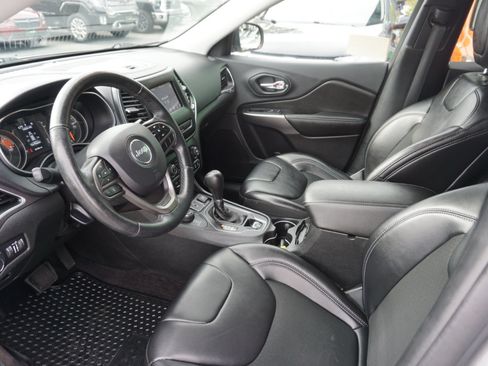 Used 2019 Jeep Cherokee Latitude Plus w/ Cold Weather Group image 15