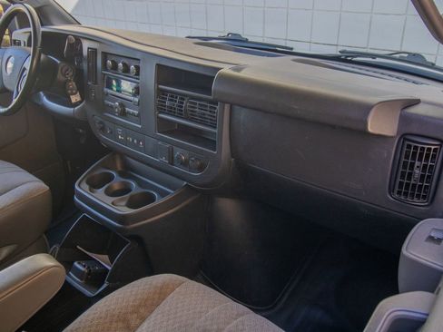 Used 2020 Chevrolet Express 3500 LS image 16