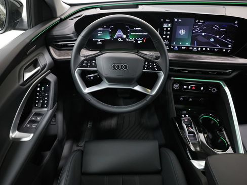 Used 2025 Audi Q5 Premium Plus w/ Premium Plus AWD/4WD image 16