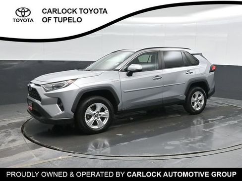 Used 2021 Toyota RAV4 XLE image 1