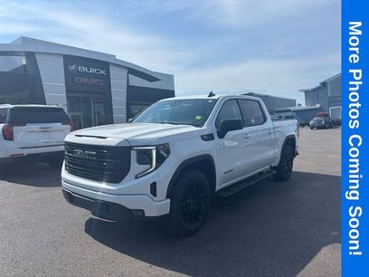 Used 2022 GMC Sierra 1500 Elevation w/ LPO, Elevation Black Package